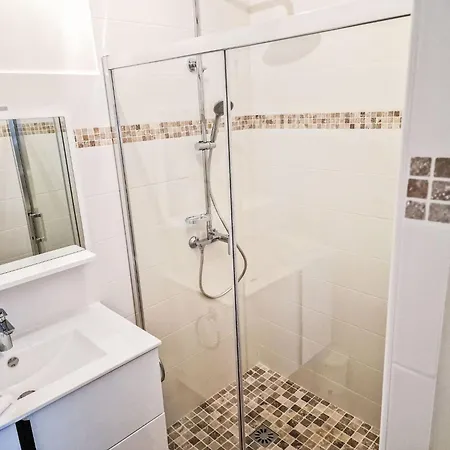 Le Floriana-2 By Interhome