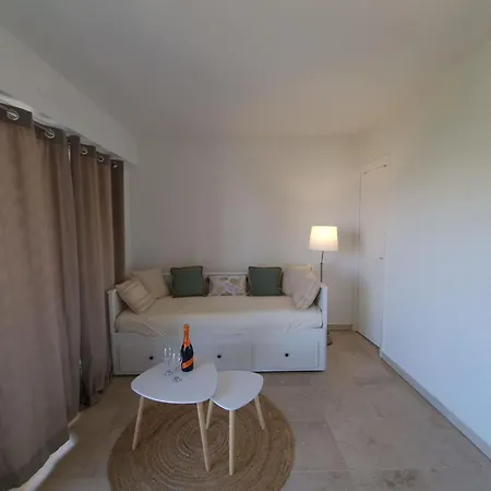 Le Floriana-2 By Interhome